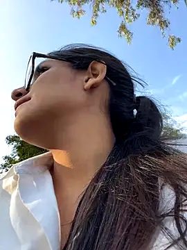 AleFantasy0001 online show from December 1, 10:10 pm