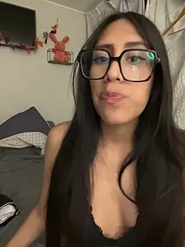 AleFantasy0001 online show from November 4, 4:16 am