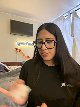 AleFantasy0001 online show from November 23, 5:56 pm