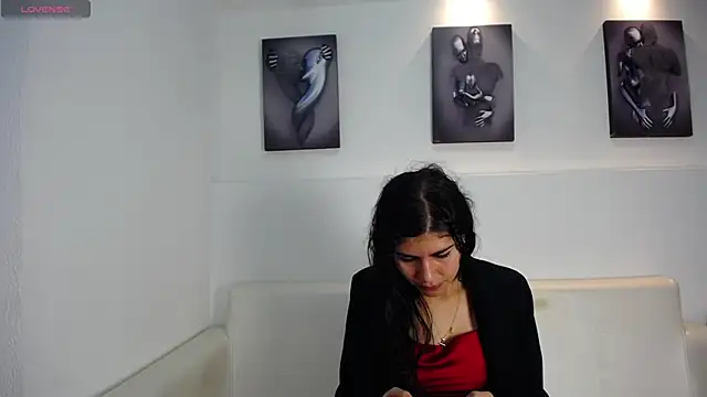 Melodi Roux online show from April 6, 1:45 pm