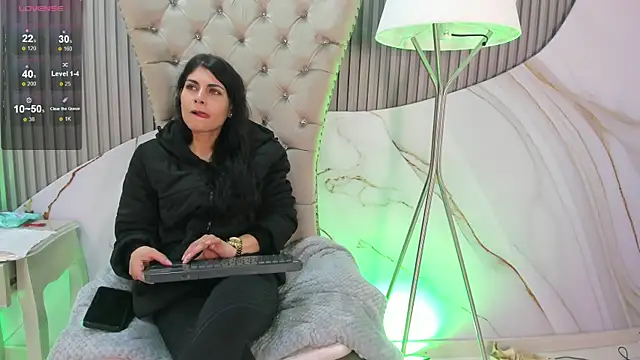 Melodi Roux online show from May 15, 1:31 pm