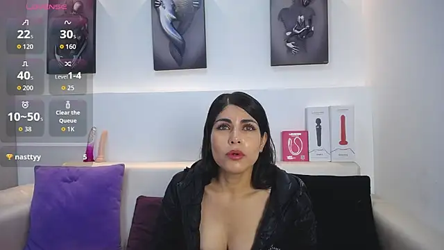 Melodi Roux online show from January 6, 1:26 pm