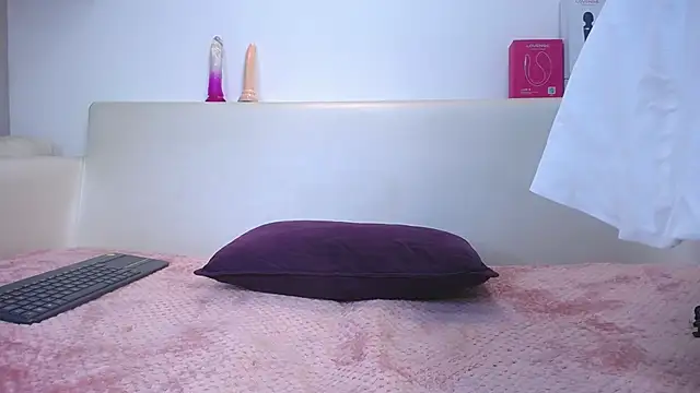 Melodi Roux online show from November 5, 1:25 pm