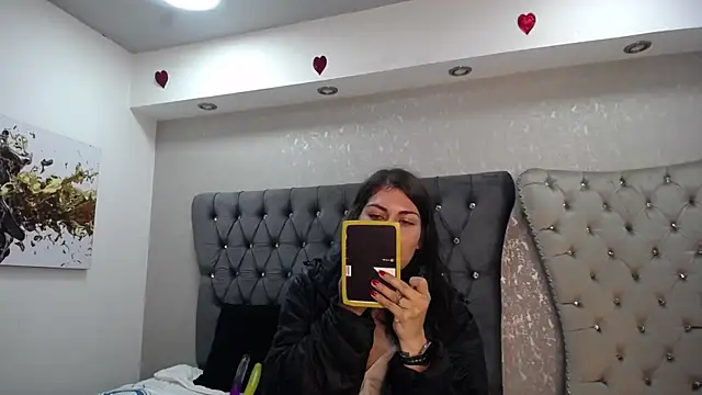 Snapshot of Melodi_Roux chatting on March 1, 12:34 pm Melodi Roux online show from March 1, 12:34 pm