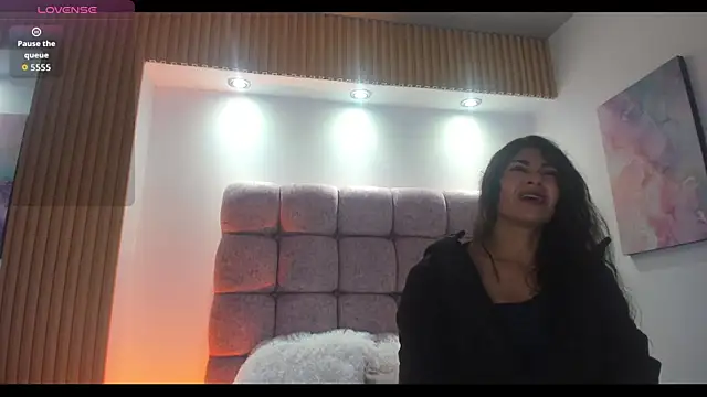 Snapshot of Melodi_Roux chatting on June 11, 12:46 pm Melodi Roux online show from June 11, 12:46 pm