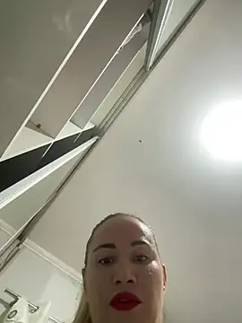 Snapshot of andressagdias chatting on January 2, 10:01 pm andressagdias online show from January 2, 10:01 pm
