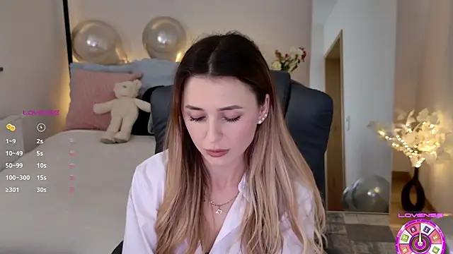 Snapshot of Sophie_Enzo chatting on March 20, 9:13 pm Sophie Enzo online show from March 20, 9:13 pm