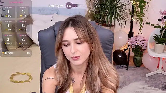 Snapshot of Sophie_Enzo chatting on October 27, 10:00 pm Sophie Enzo online show from October 27, 10:00 pm