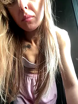 Snapshot of Sophie_Enzo chatting on November 6, 11:47 am Sophie Enzo online show from November 6, 11:47 am