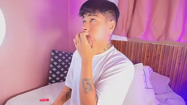 kiing azahell online show from March 17, 10:13 pm