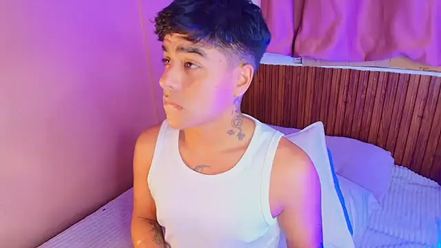 kiing azahell online show from December 16, 2:49 am