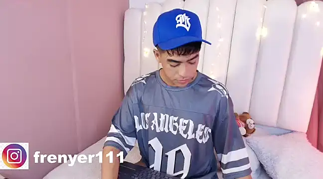 kiing azahell online show from February 11, 1:41 am