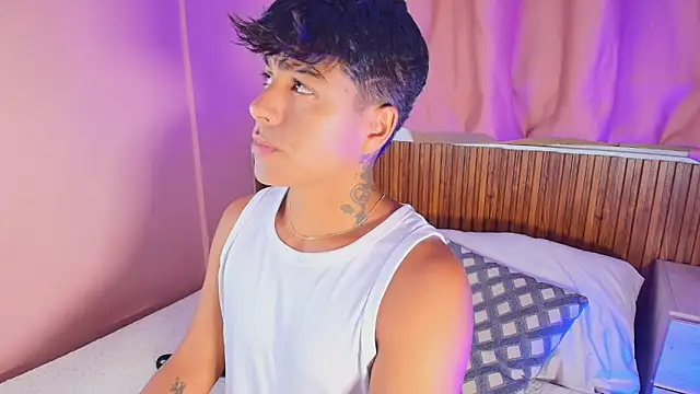 kiing azahell online show from April 4, 2:18 am