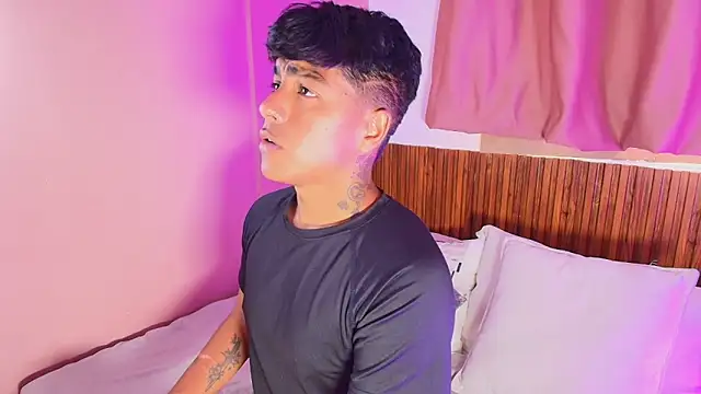 kiing azahell online show from March 28, 9:38 pm