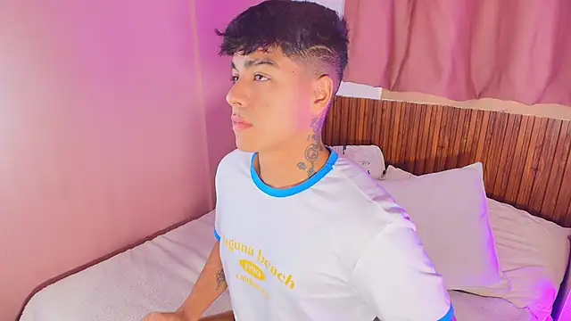 kiing azahell online show from March 11, 9:09 pm