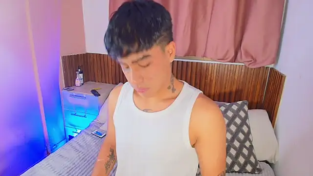 kiing azahell online show from February 7, 11:57 pm