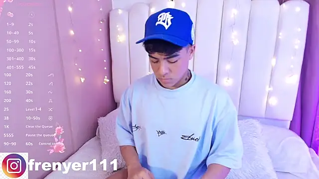 kiing azahell online show from March 11, 12:00 am