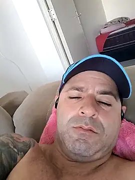 Snapshot of Marciogrei chatting on November 25, 9:04 pm Marciogrei online show from November 25, 9:04 pm