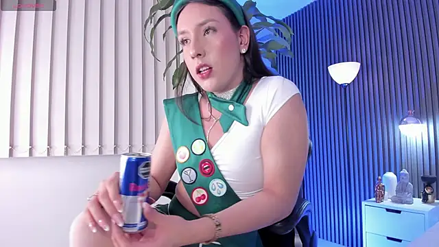bella raiderr online show from February 6, 2:44 am
