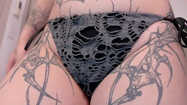 Yuriko May online show from October 24, 1:43 pm