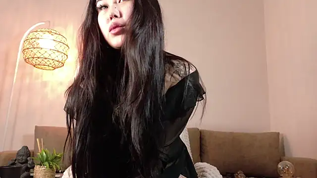 Yuriko May online show from March 24, 9:31 am