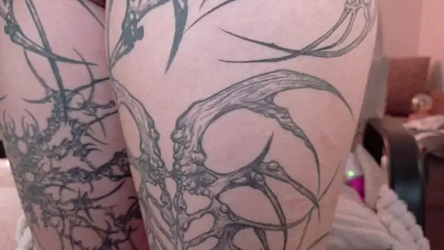 Yuriko May online show from April 19, 6:10 pm