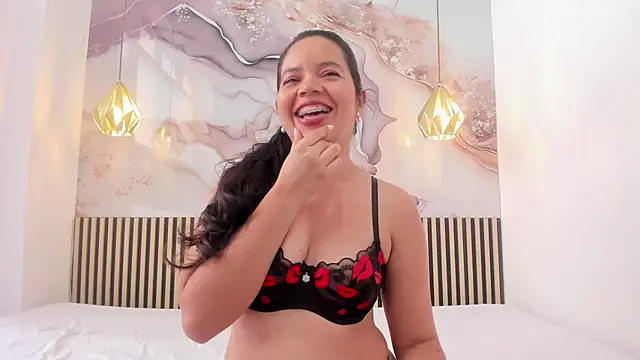 Snapshot of EvelynSweet1 chatting on November 25, 7:14 pm EvelynSweet1 online show from November 25, 7:14 pm