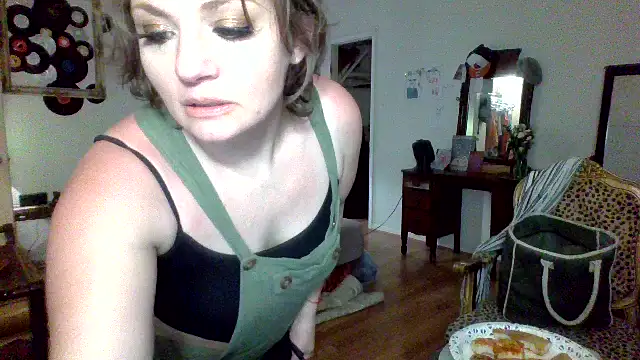 sophiarica online show from May 12, 12:51 am
