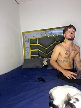 Snapshot of MattDevon chatting on September 25, 11:33 pm MattDevon online show from September 25, 11:33 pm