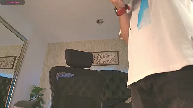 MattDevon online show from February 8, 1:36 am