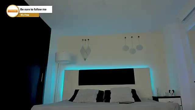 MattDevon online show from December 18, 4:39 am