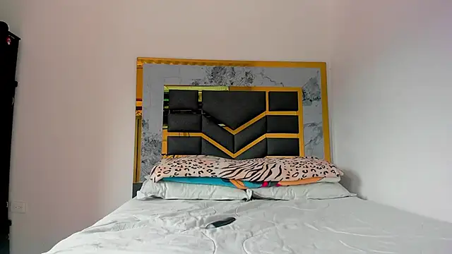 Snapshot of MattDevon chatting on October 13, 7:15 pm MattDevon online show from October 13, 7:15 pm