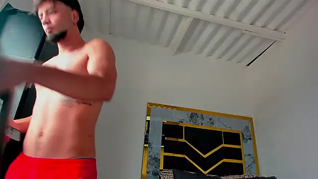 Snapshot of MattDevon chatting on October 16, 12:46 pm MattDevon online show from October 16, 12:46 pm