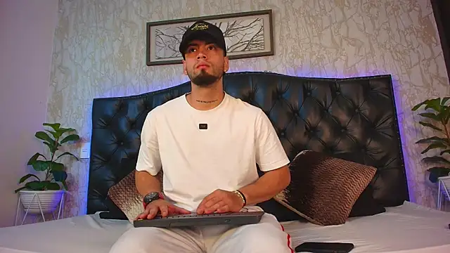 MattDevon online show from March 3, 5:03 am