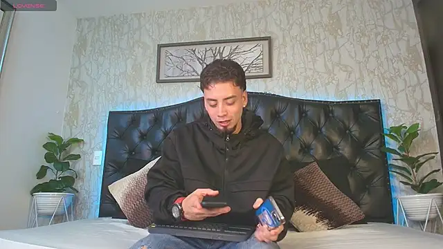 MattDevon online show from February 12, 4:01 am