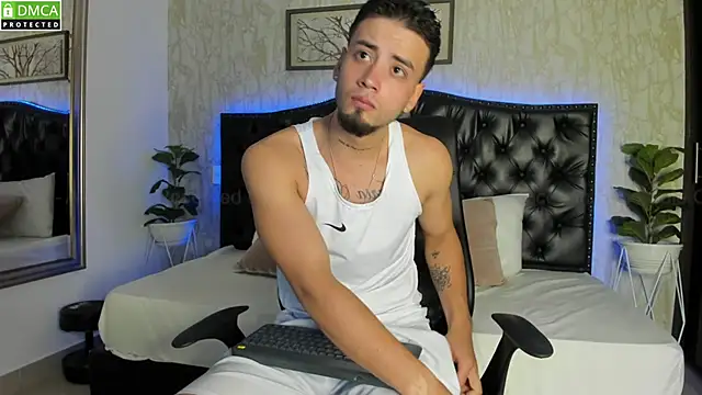 Snapshot of MattDevon chatting on March 5, 5:18 pm MattDevon online show from March 5, 5:18 pm