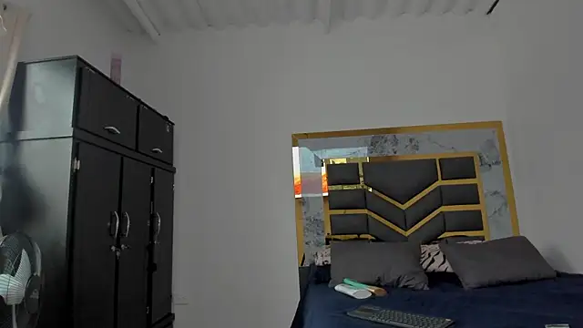 Snapshot of MattDevon chatting on October 1, 8:24 pm MattDevon online show from October 1, 8:24 pm