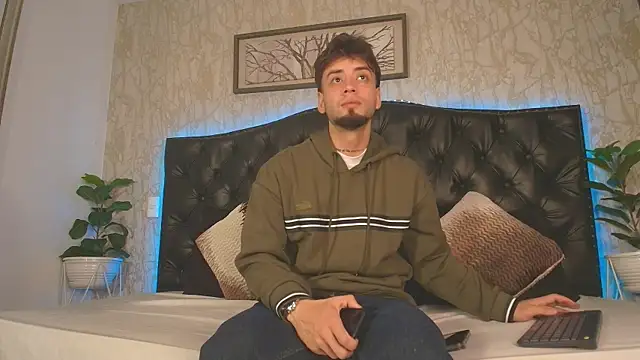 MattDevon online show from February 15, 4:24 am