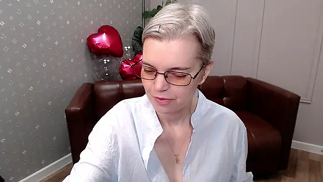 Cutie Erikaa1 online show from February 19, 2:19 am