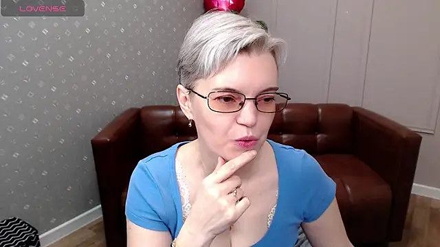 Cutie Erikaa1 online show from April 28, 2:10 am