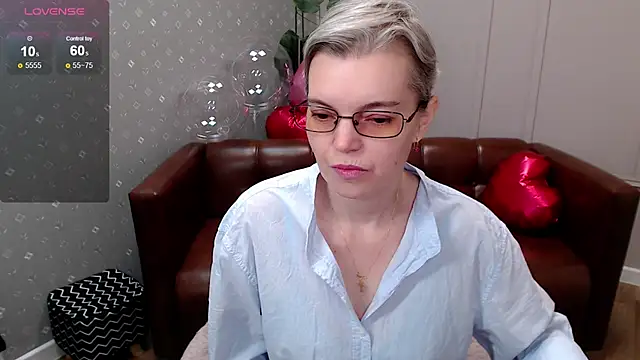 Cutie Erikaa1 online show from March 7, 2:18 am