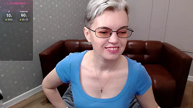 Cutie Erikaa1 online show from April 7, 2:13 am