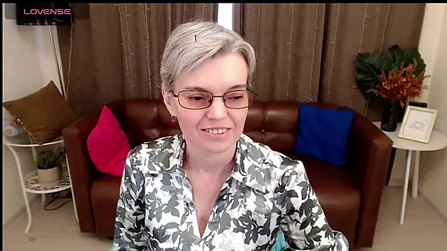 Cutie Erikaa1 online show from March 9, 5:33 am