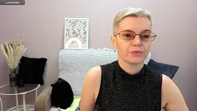 Cutie Erikaa1 online show from November 19, 2:22 am