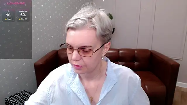 Cutie Erikaa1 online show from April 12, 2:26 am