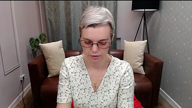 Cutie Erikaa1 online show from October 18, 2:24 am