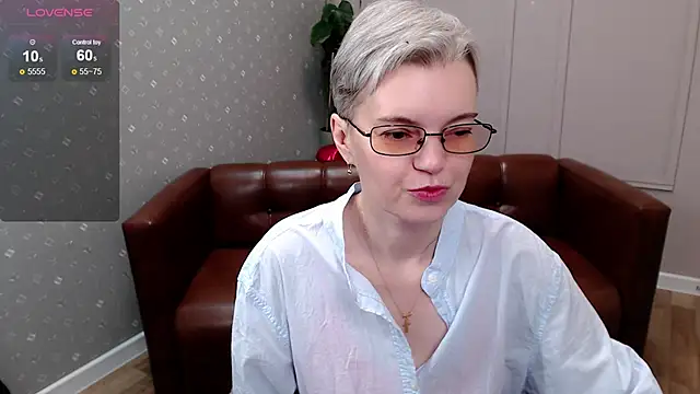 Cutie Erikaa1 online show from April 9, 2:13 am