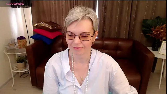 Cutie Erikaa1 online show from March 6, 5:35 am