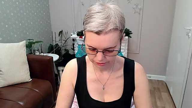 Cutie Erikaa1 online show from January 8, 2:28 am