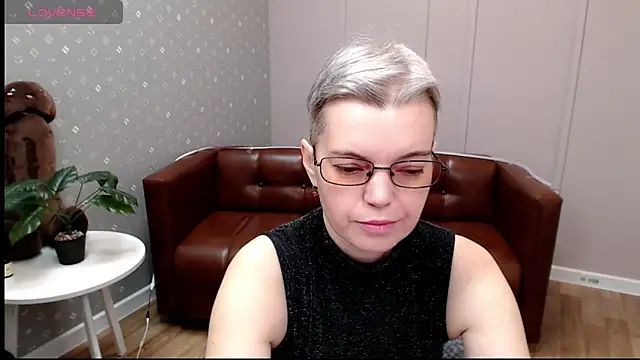 Cutie Erikaa1 online show from December 5, 2:21 am